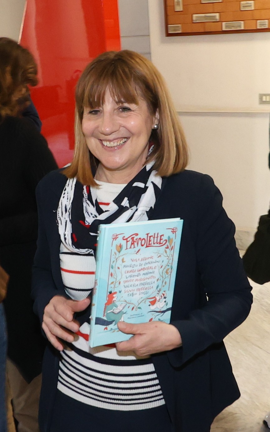 Libro di favole in dono alle scuole d’infanzia