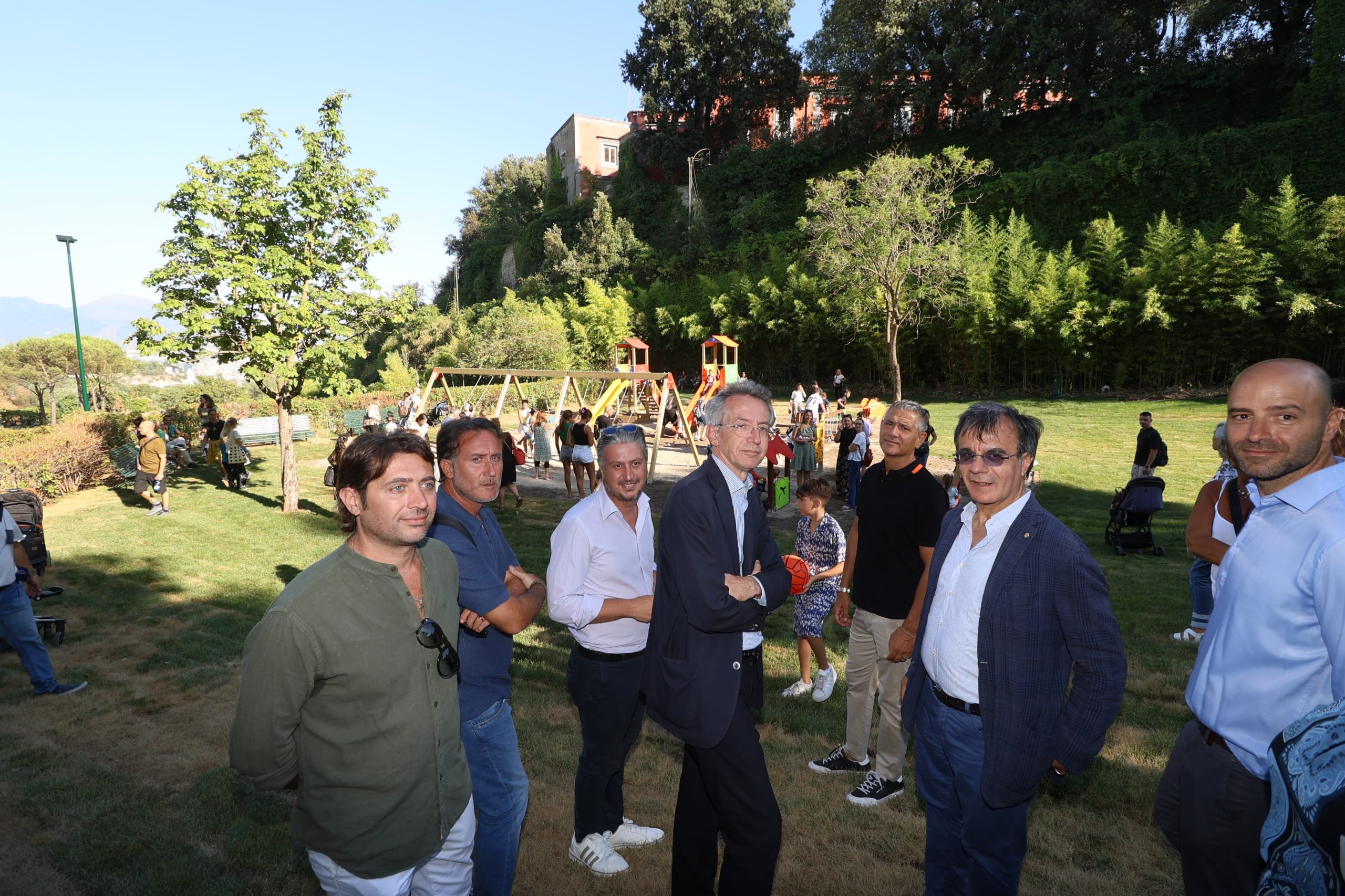 Riaperto al pubblico il Parco del Viale del Poggio, un grande polmone verde che si affaccia sulla città