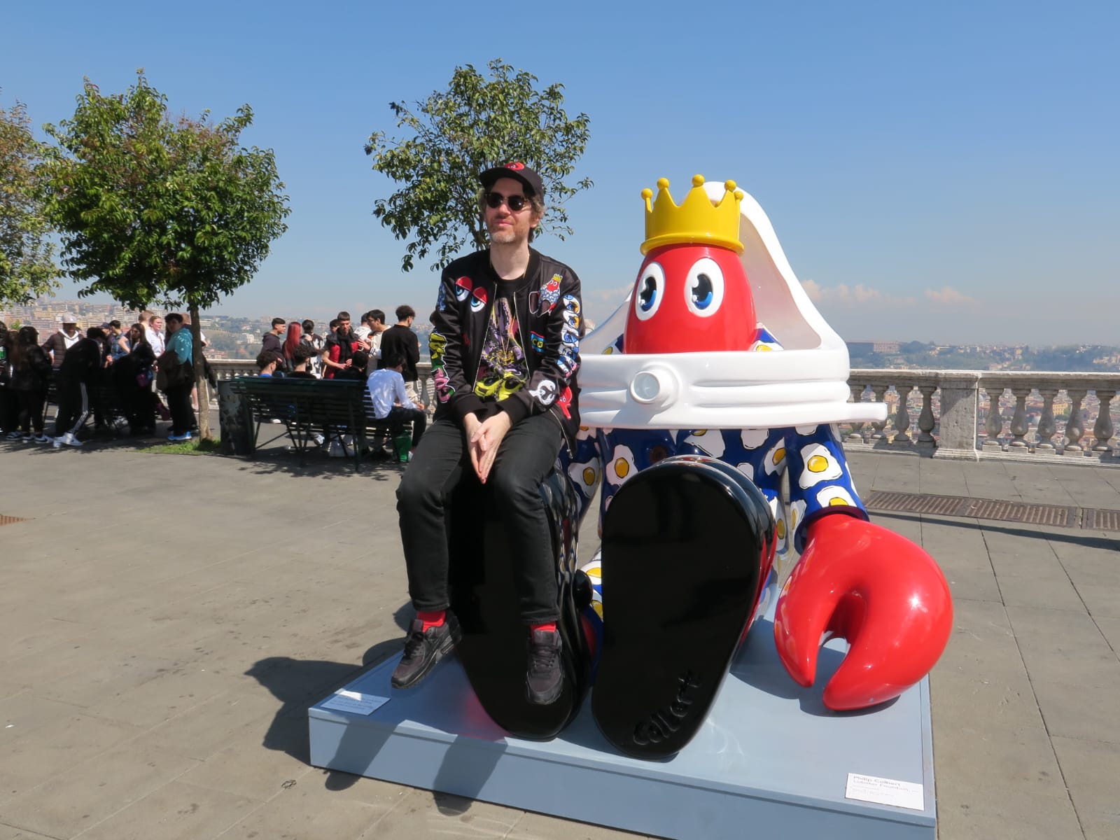 A Largo San Martino la mostra "The lobster empire" di Philip Colbert