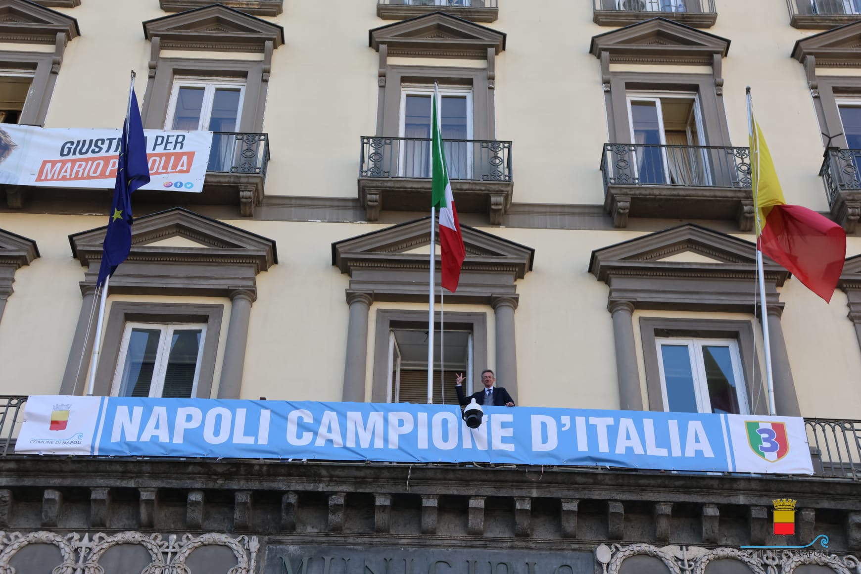 Napoli si risveglia Campione d'Italia!