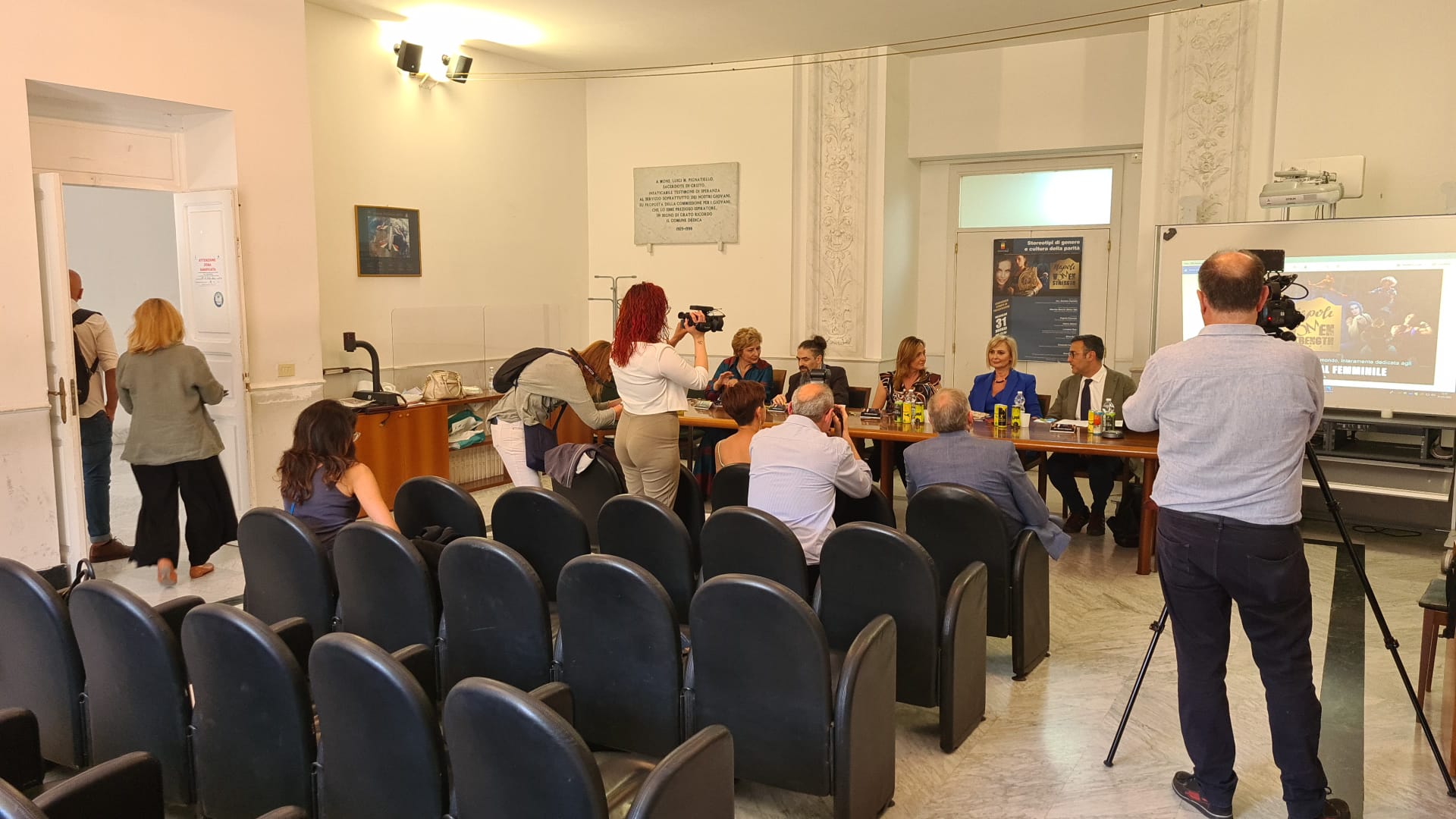 Napoli "Women strenght games"