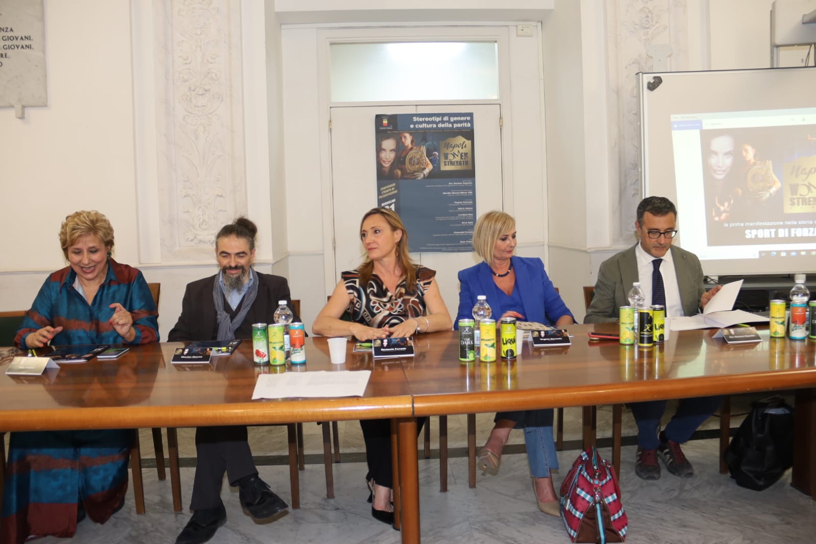 Napoli "Women strenght games"