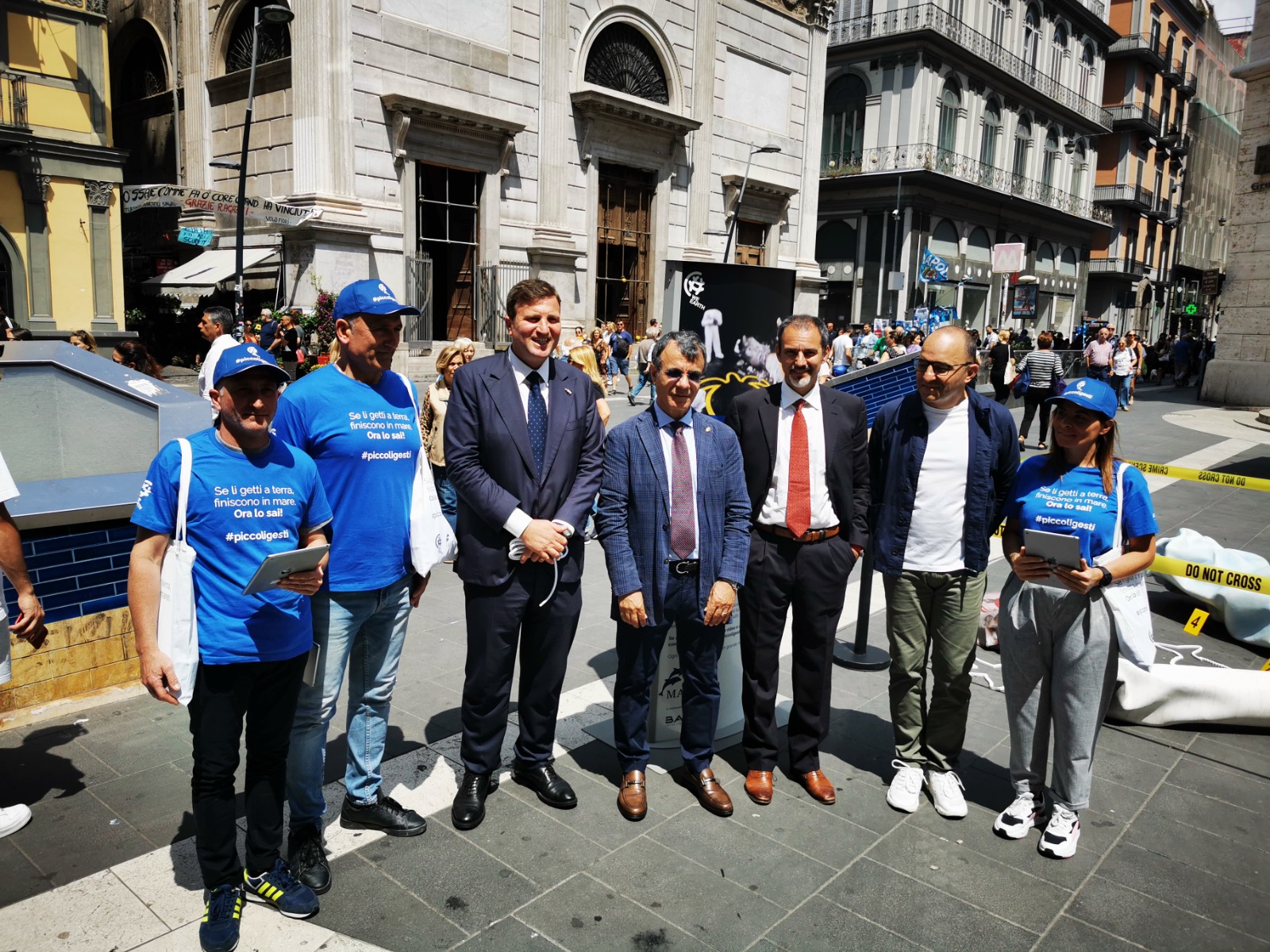 A Napoli la campagna "Piccoli gesti, grandi crimini"