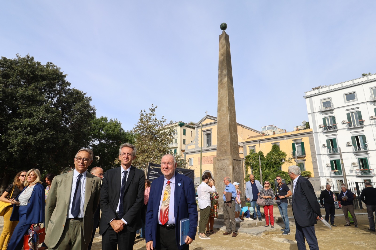 Ripristinato l’Obelisco della Meridiana della Villa Comunale