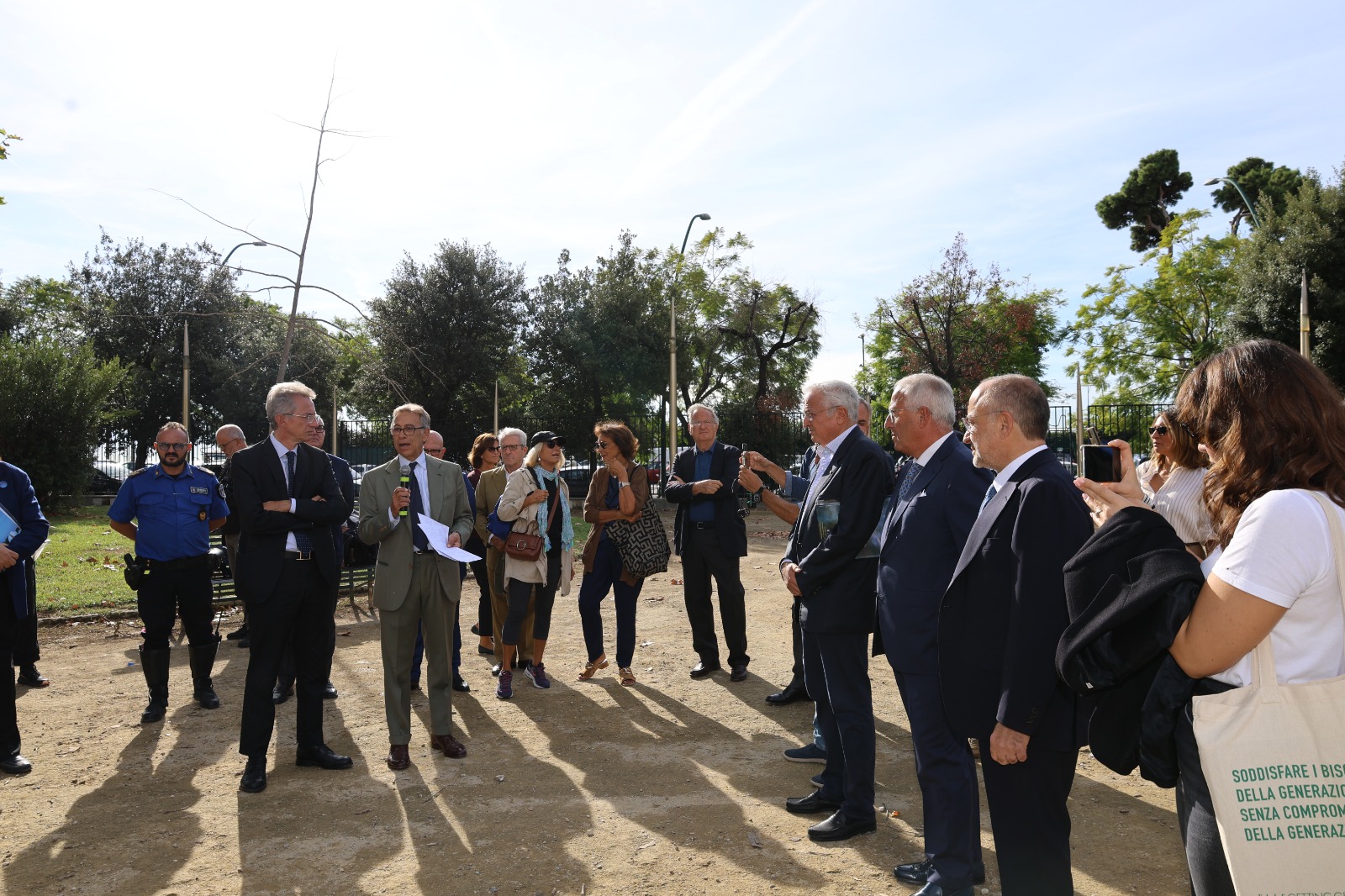 Ripristinato l’Obelisco della Meridiana della Villa Comunale