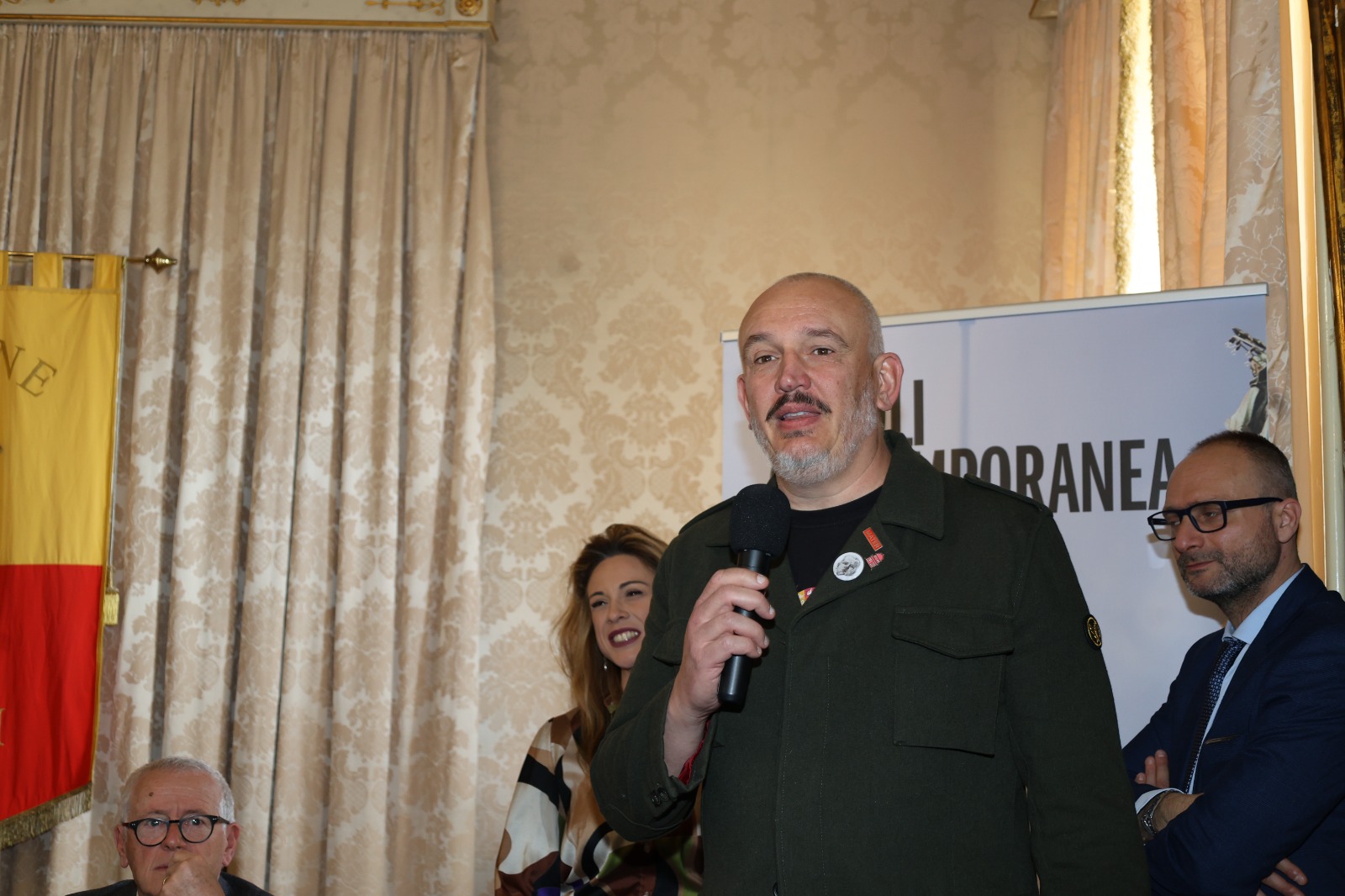 La Venere degli stracci risorge in Piazza Municipio a Napoli