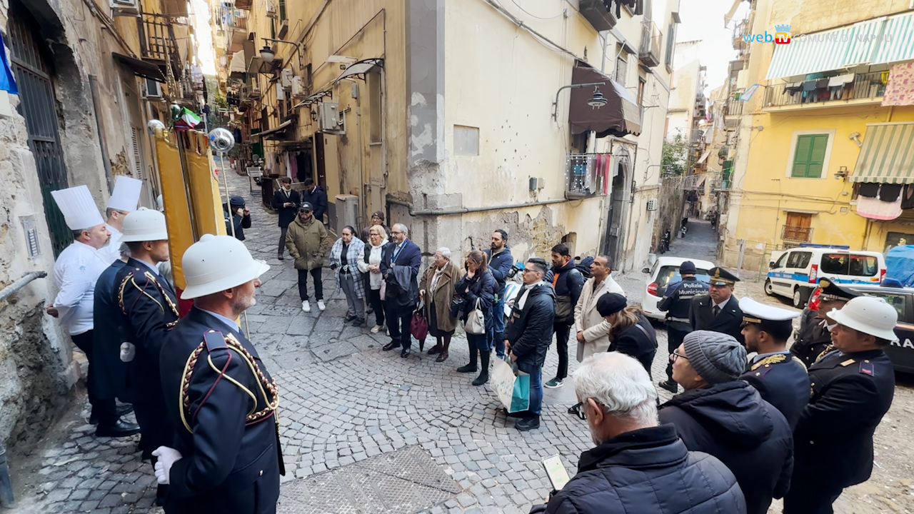 Web Tv Comune di Napoli - Tre vicoli per i cuochi-letterati